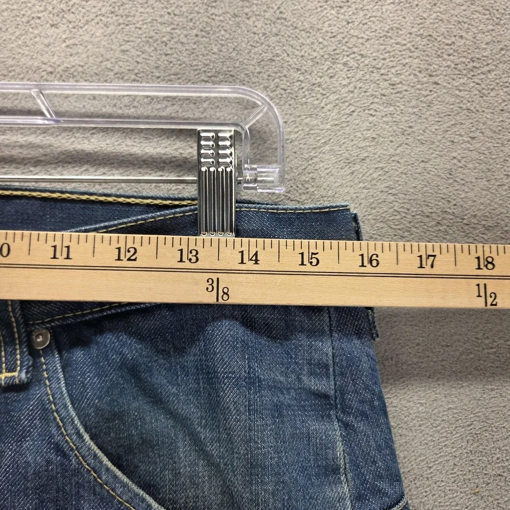 Levis upc rear
